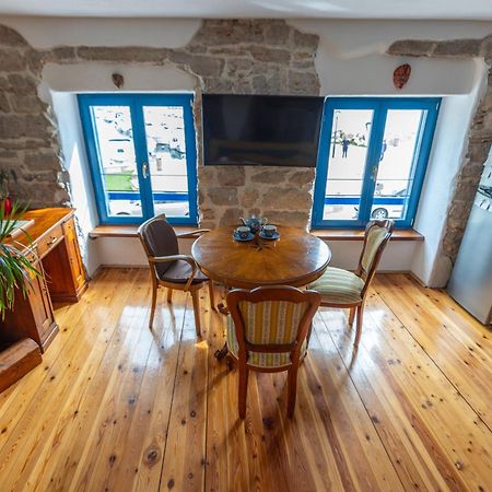 Old House Apartment Vodice Bagian luar foto