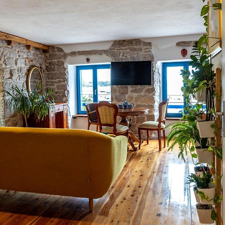 Old House Apartment Vodice Bagian luar foto
