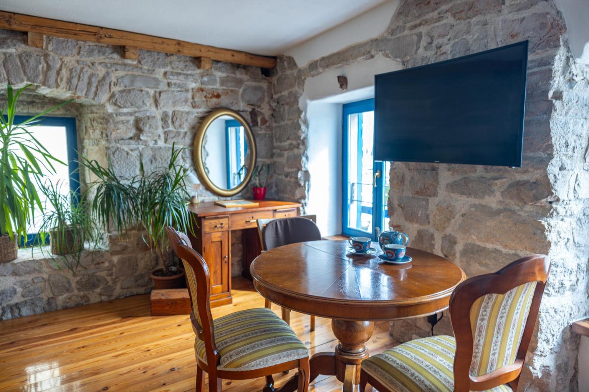 Old House Apartment Vodice Bagian luar foto
