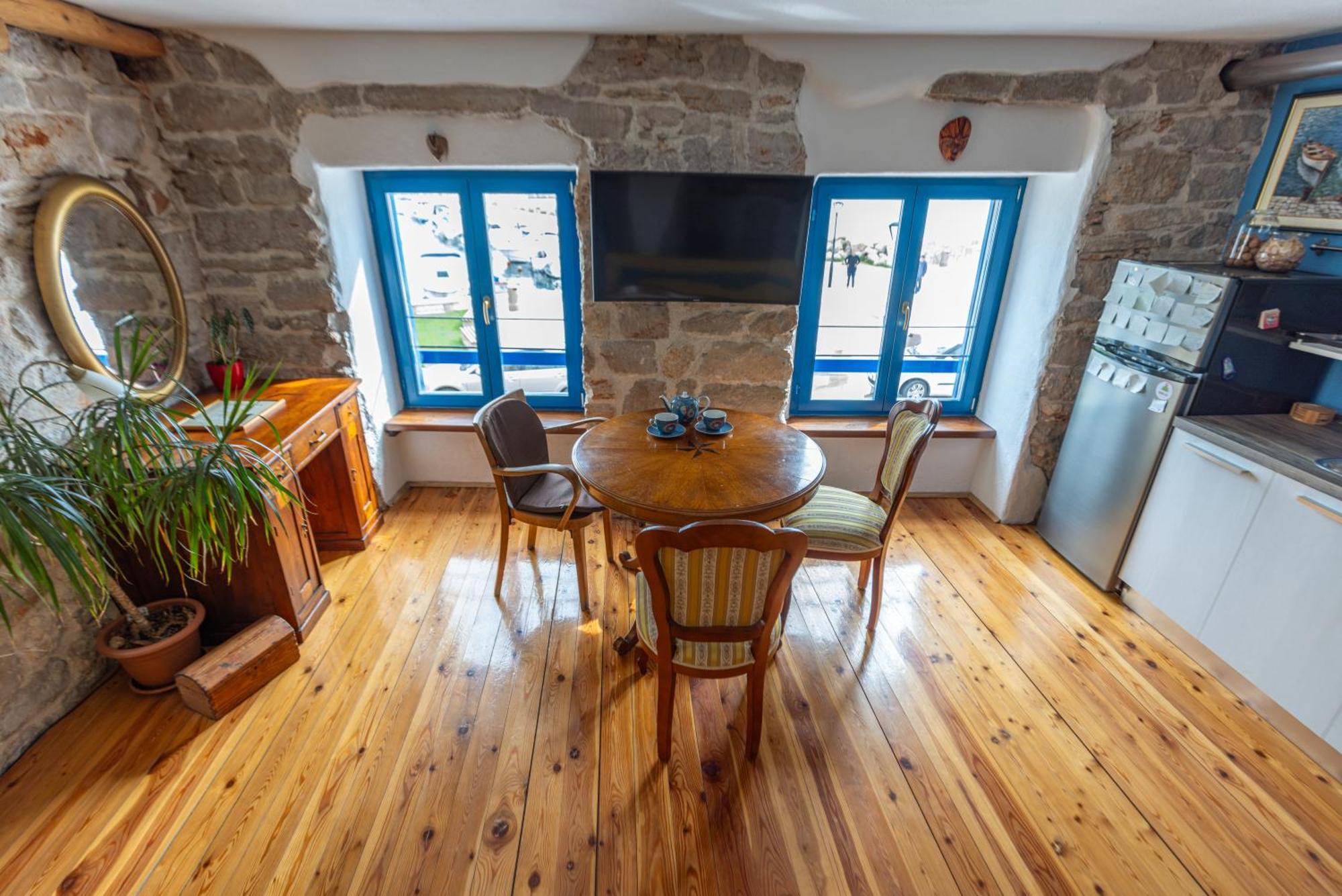 Old House Apartment Vodice Bagian luar foto