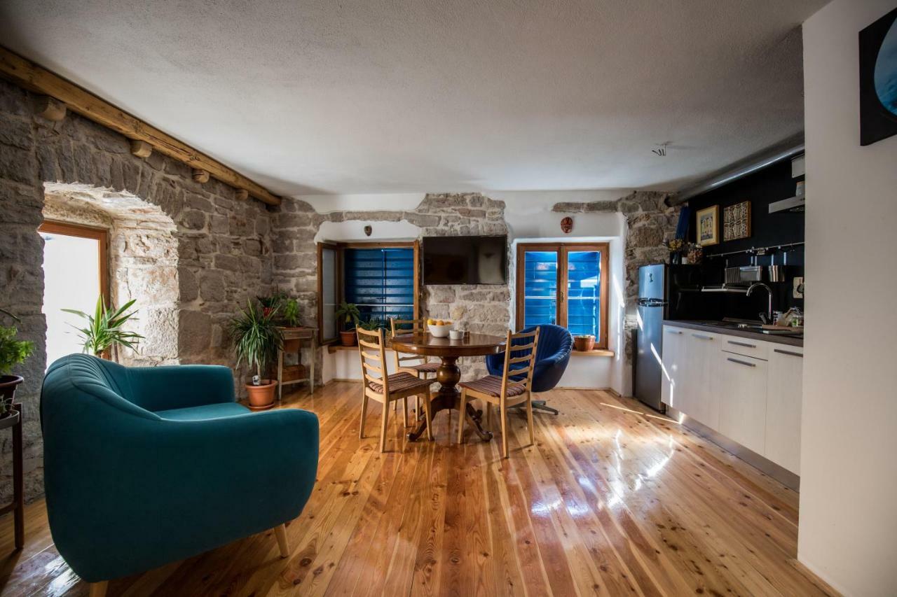 Old House Apartment Vodice Bagian luar foto